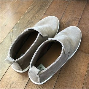 Dolce vita high top sneakers